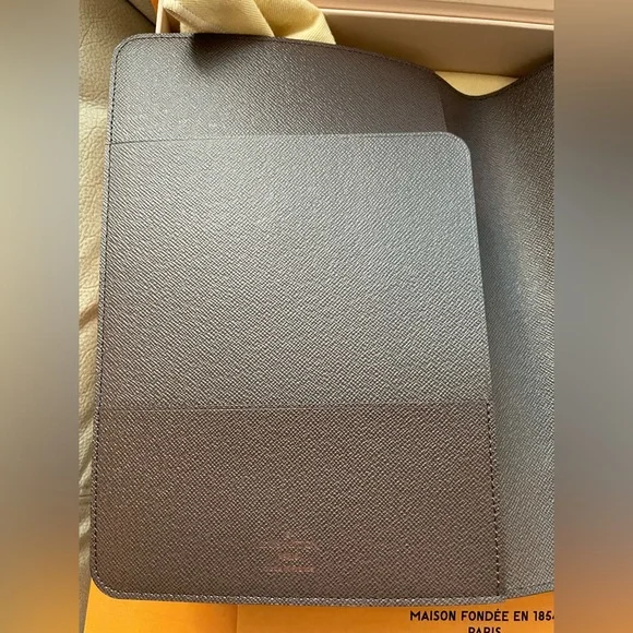 Sold❌❌Louis Vuitton Desk Agenda Cover
❣️❣️In High Demand❣️❣️ - Picture 14 of 16